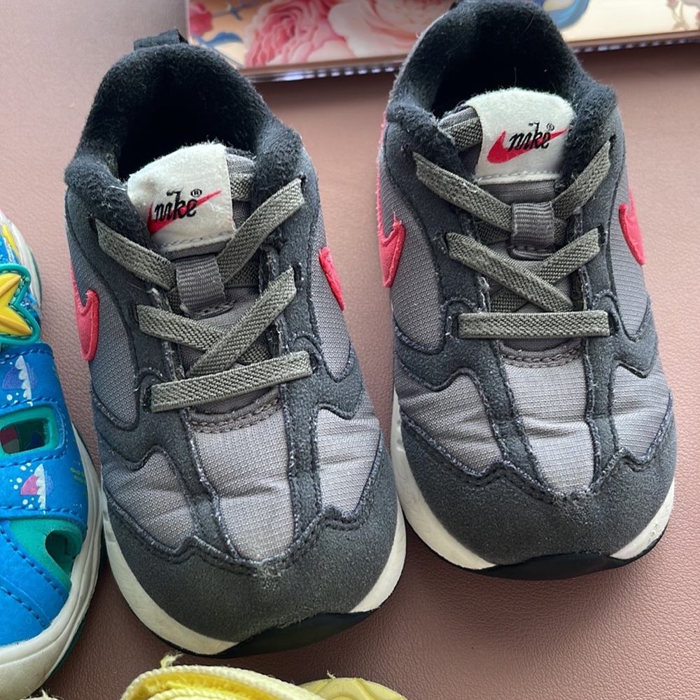 3 pair, Little girls size 6  Nike, Baby shark light up, Teva style sandals